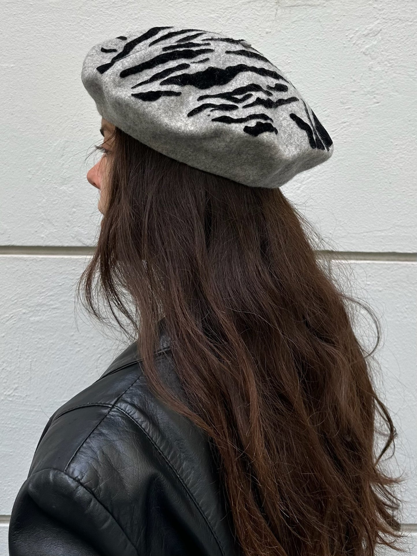 Vintage 100% Pure New Wool Gray Beret Winter Hat
