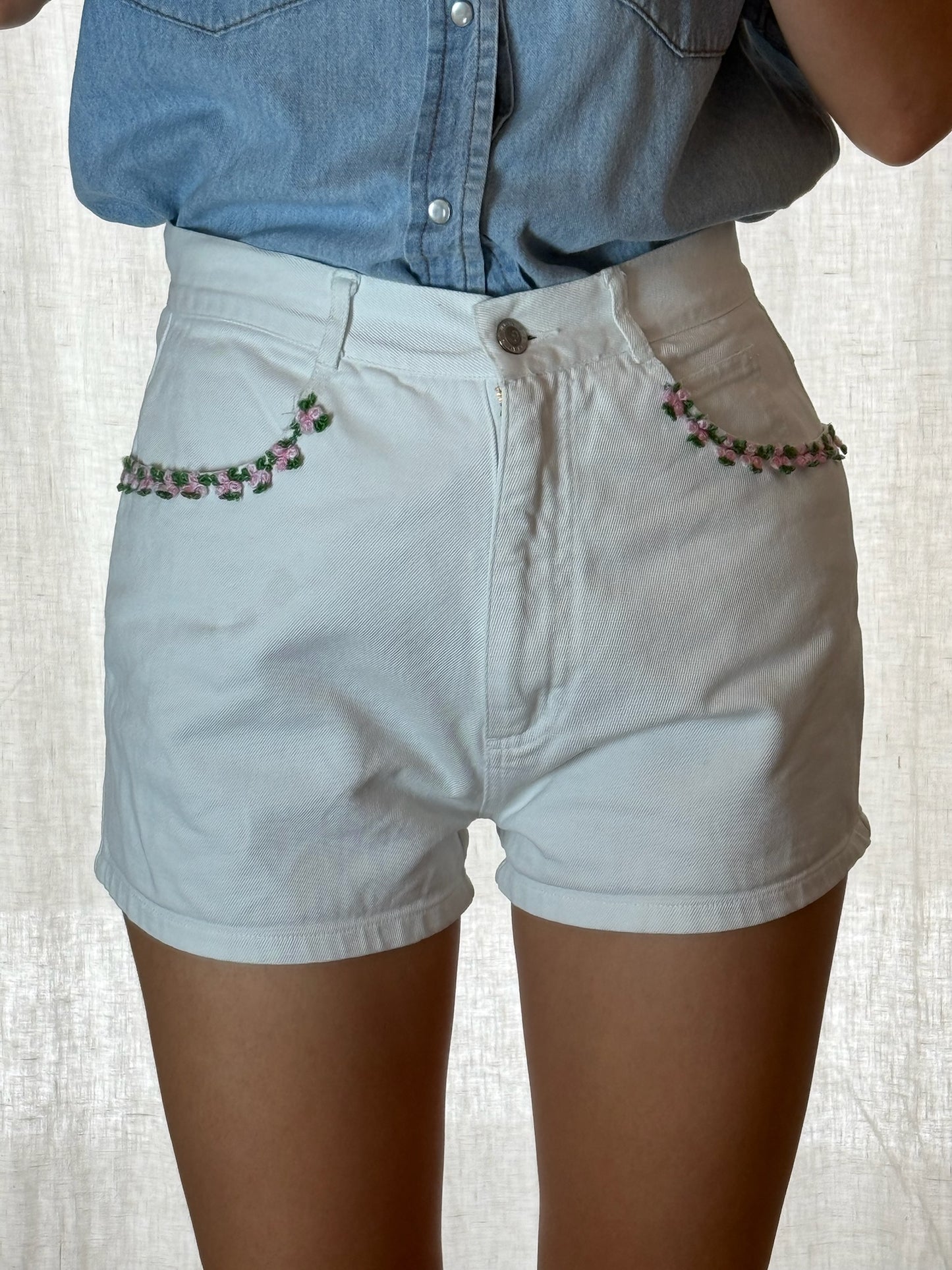 Vintage 100% Cotton White Floral Embroidered Denim Mini Shorts S/M