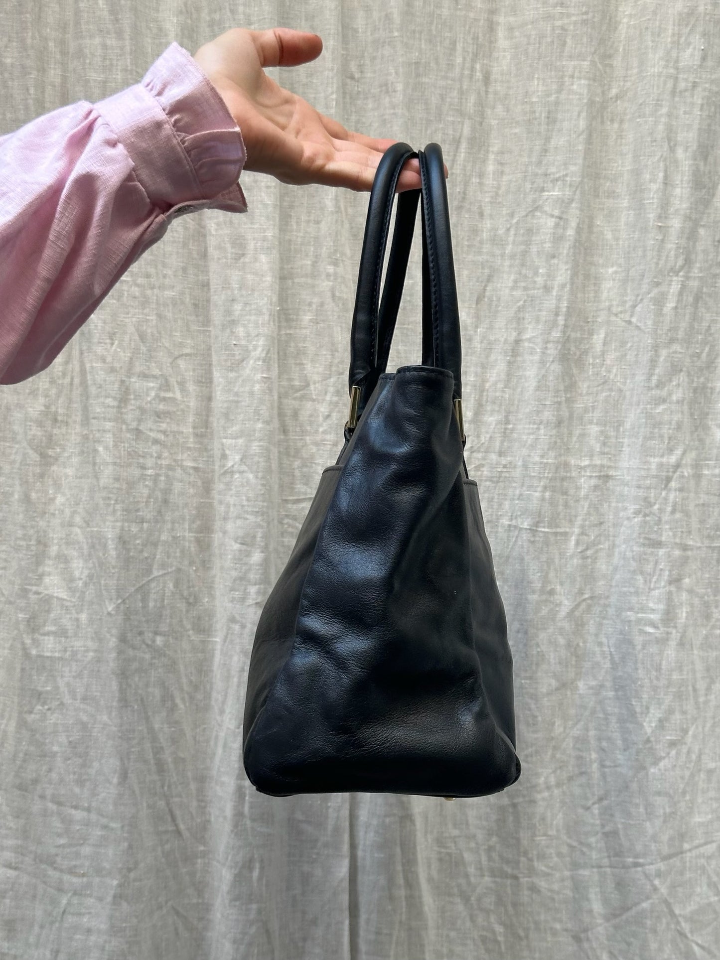 Vintage 100% Genuine Leather Black Handbag M