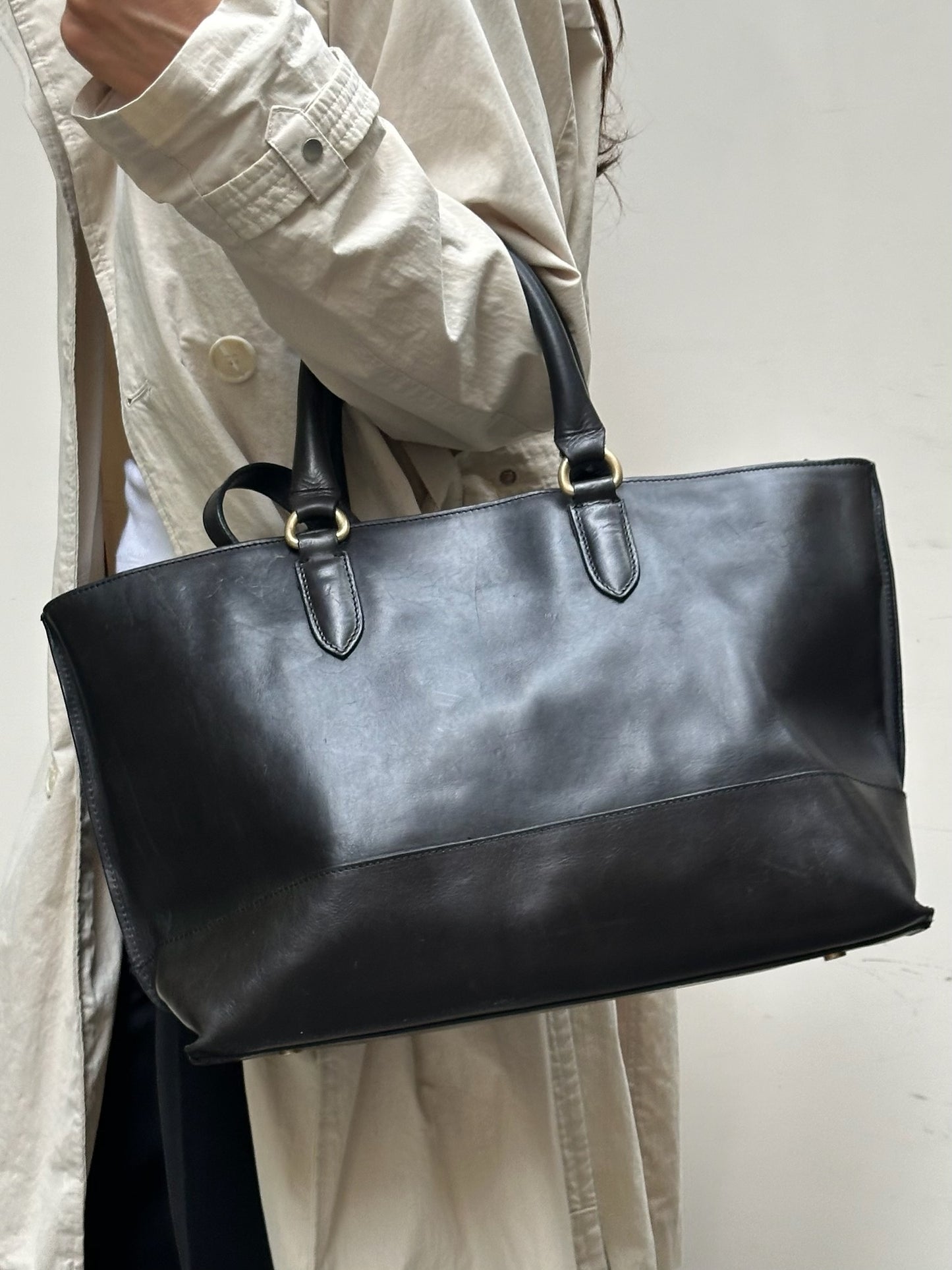 Vintage Massimo Dutti 100% Genuine Leather Black Bag L