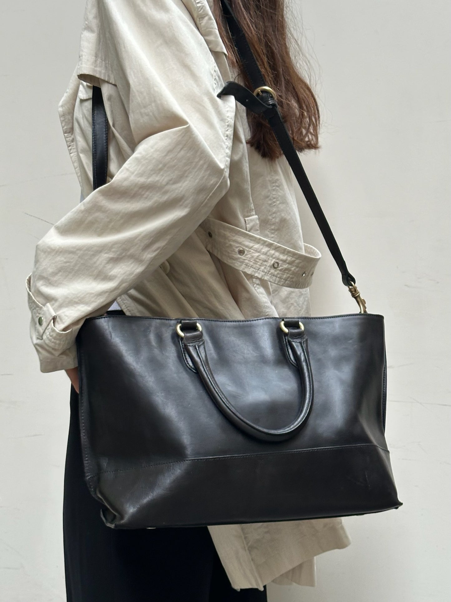 Vintage Massimo Dutti 100% Genuine Leather Black Bag L