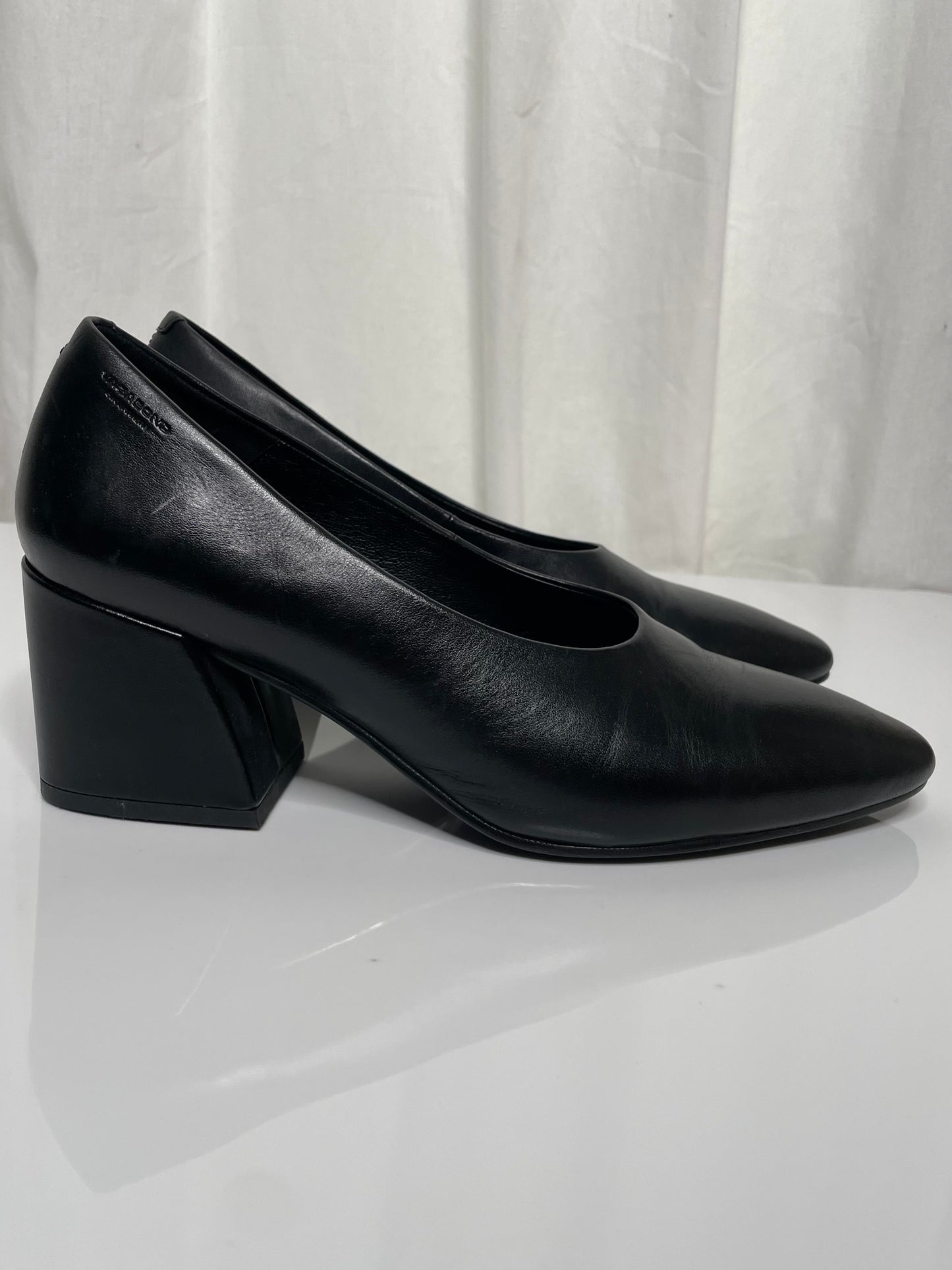 Vagabond 100% Genuine Leather Black Pumps 40