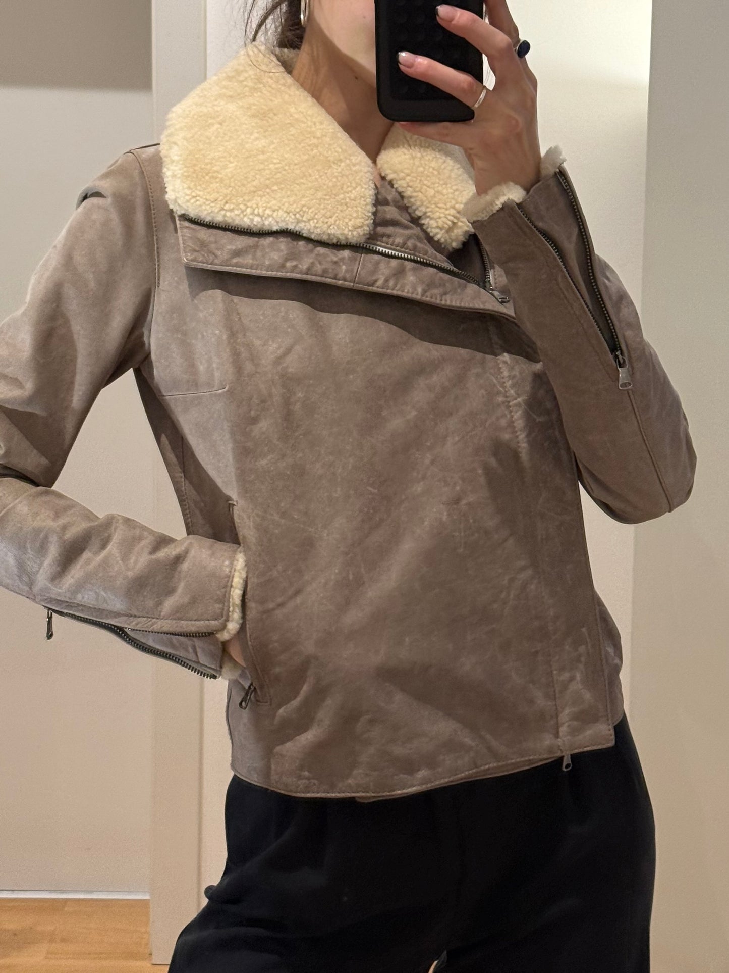 Vintage 100% Genuine Leather Taupe Faux Shearling Jacket XS