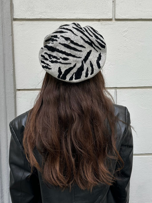 Vintage 100% Pure New Wool Gray Beret Winter Hat