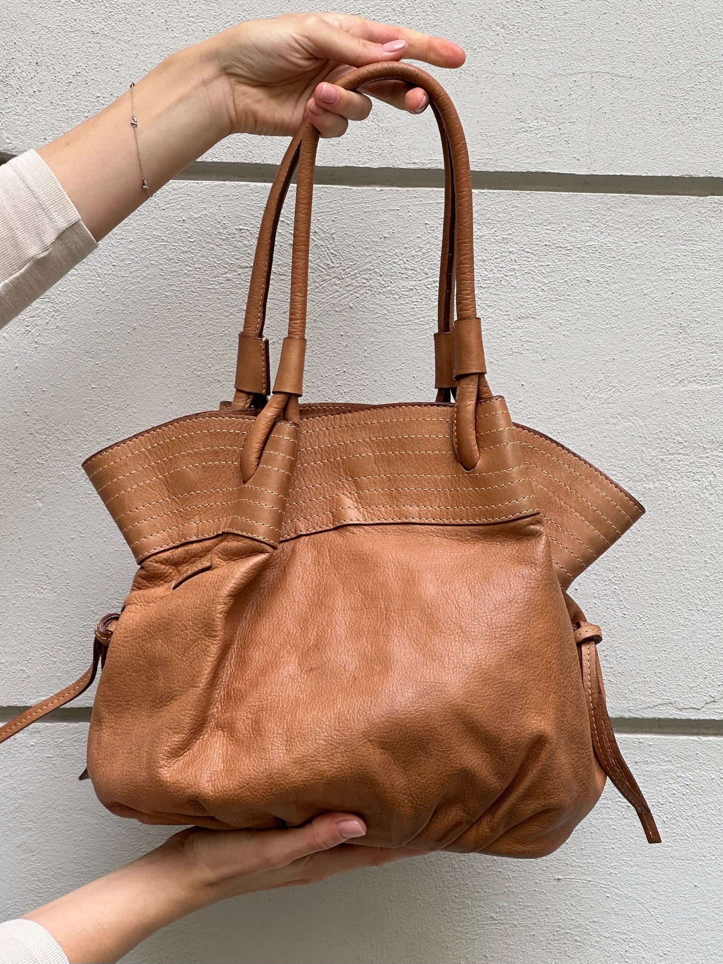 Vintage 100% Genuine Leather Tan Brown Hobo Bag L