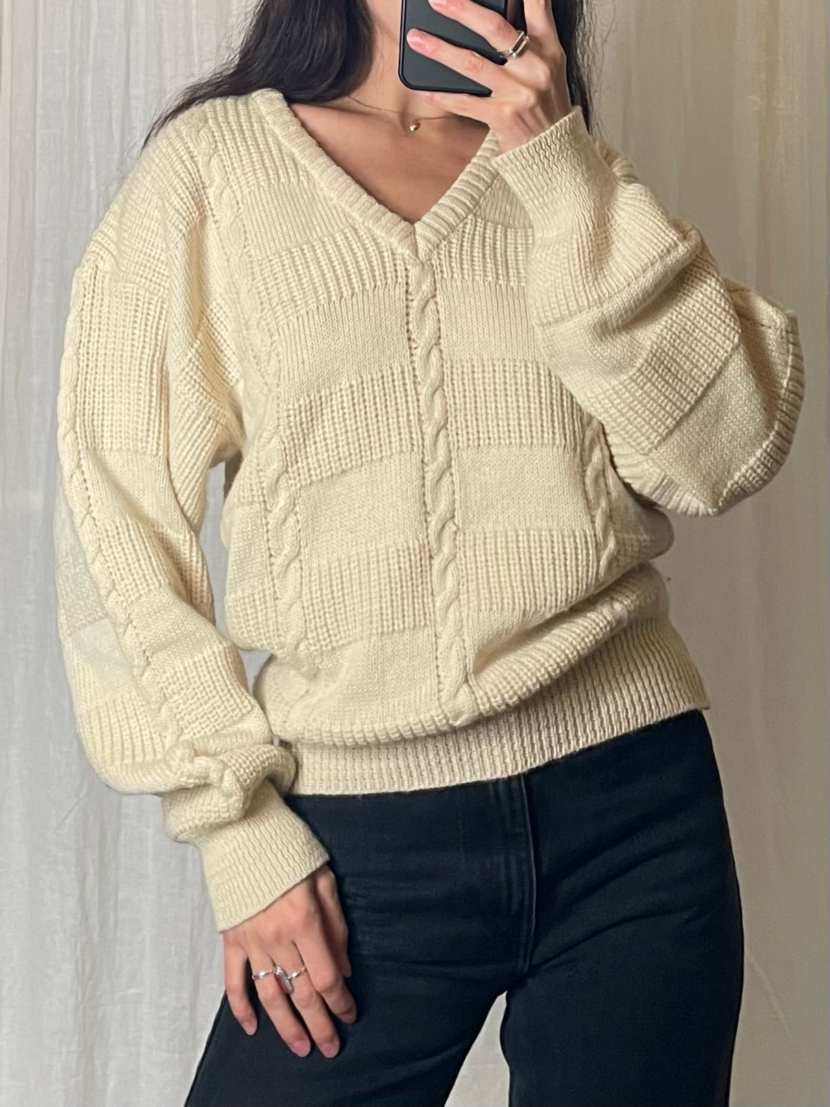 Vintage 100% Wool V-Neck Cable Knit Sweater Pullover M