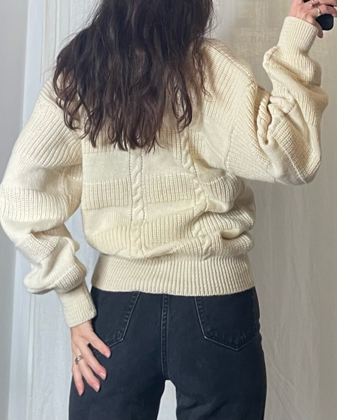 Vintage 100% Wool V-Neck Cable Knit Sweater Pullover M