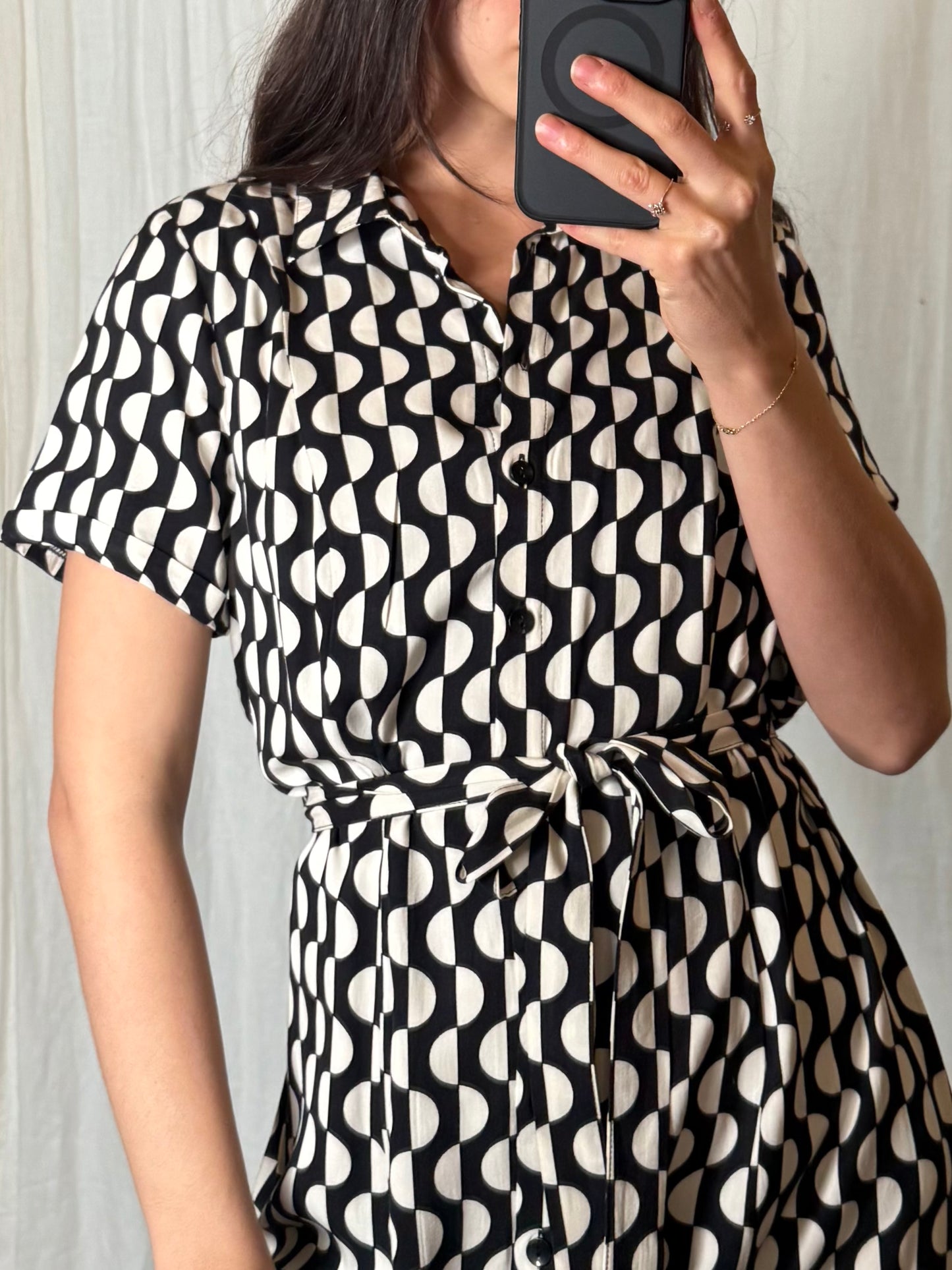 100% Viscose Black & White Retro Belted Midi Dress M