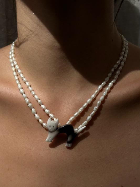 Vintage White Fresh Water White Pearl Necklace With Cat Brooch
